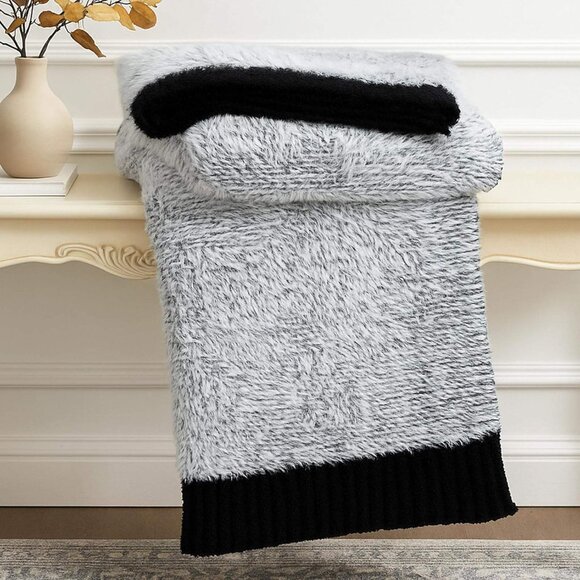 Amélie Home Cozy Knit Throw Blanket, Super Soft Plush 50"x60" - Heather Black - Picture 2 of 9